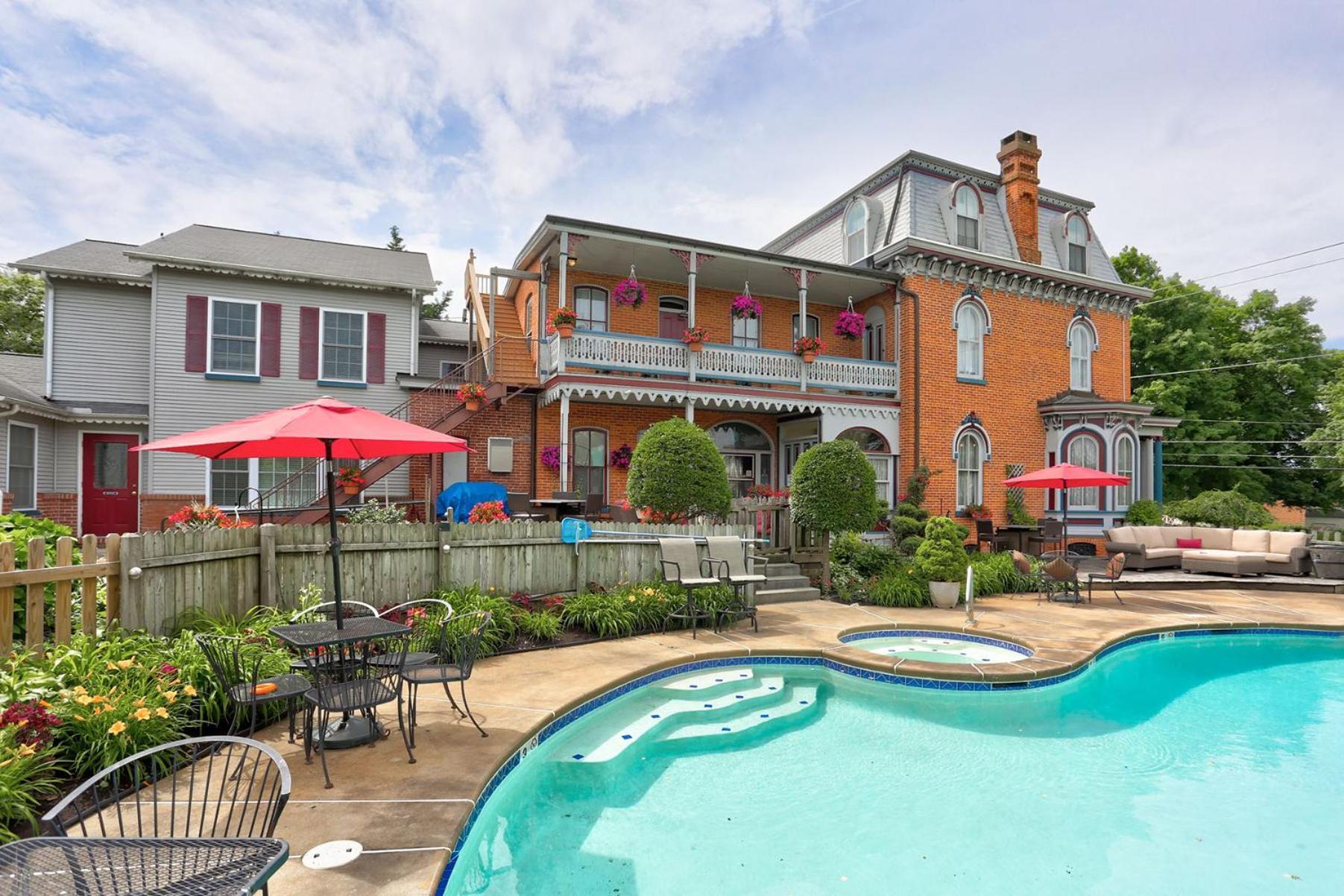 Greystone Manor Bed & Breakfast Bird-in-Hand Buitenkant foto