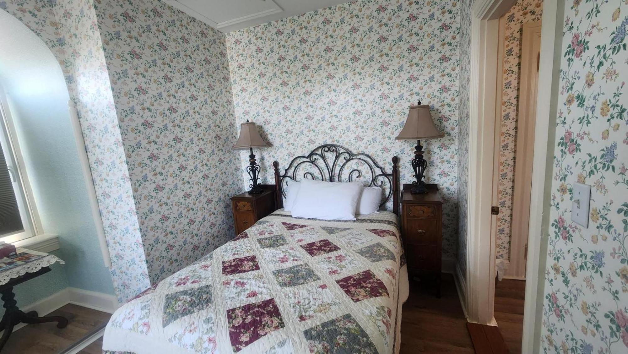 Greystone Manor Bed & Breakfast Bird-in-Hand Buitenkant foto