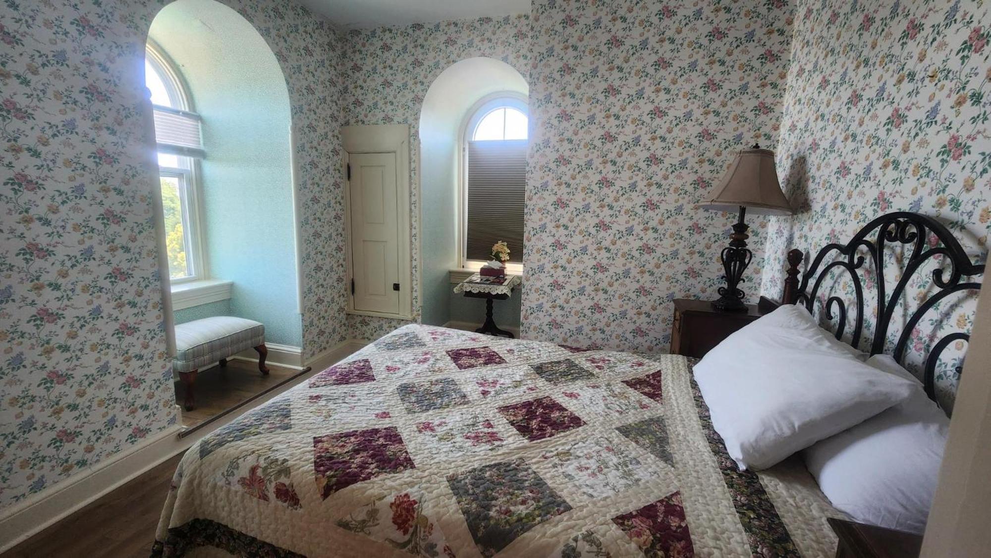 Greystone Manor Bed & Breakfast Bird-in-Hand Buitenkant foto