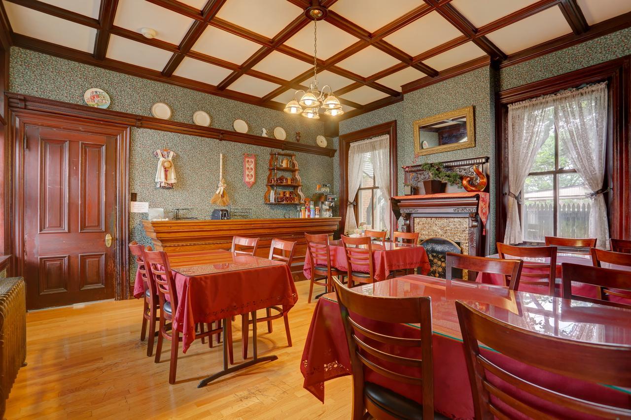Greystone Manor Bed & Breakfast Bird-in-Hand Buitenkant foto